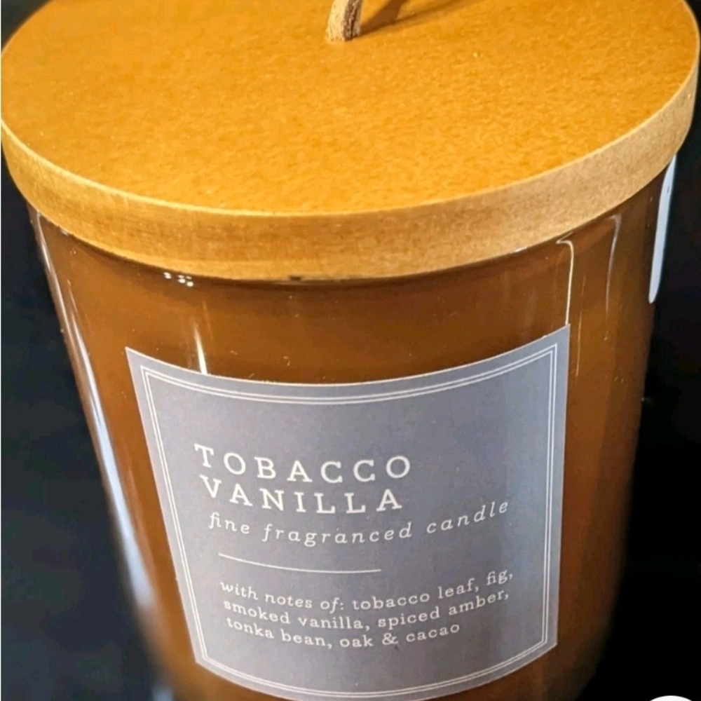 Northern Lights Tabacco & Vanilla 10 oz Single Wick & Wood Lid Masculine Scent